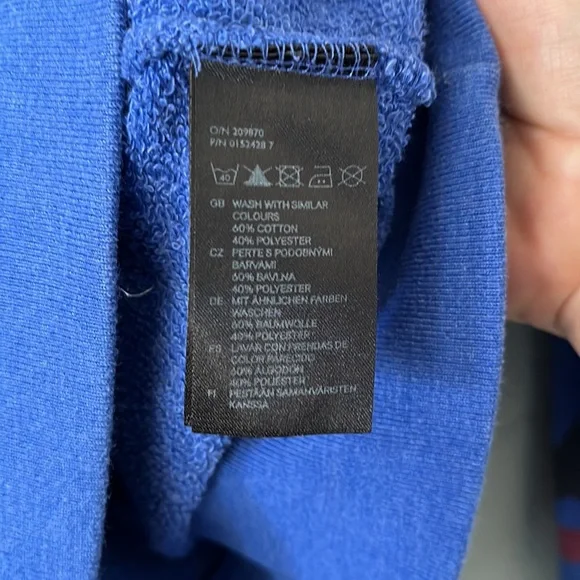 Disney women’s Mickey Mouse sweatshirt H&M size 6, barely worn, EUC! - Picture 3 of 7